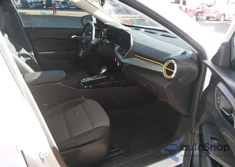 2025 Chevrolet Trax Fwd Lt z USA, uszkodzony, nr VIN KL77LHEP3SC059147